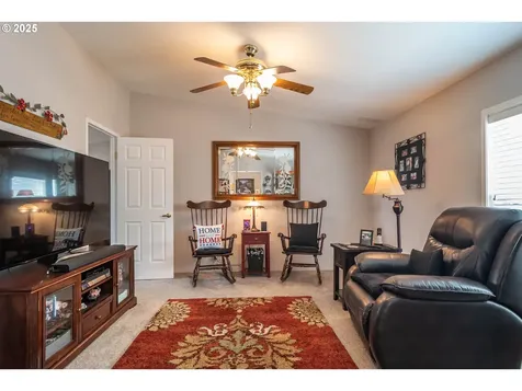 110 Morning Crest Court Roseburg OR 97471