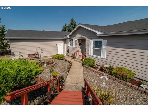 110 Morning Crest Court Roseburg OR 97471