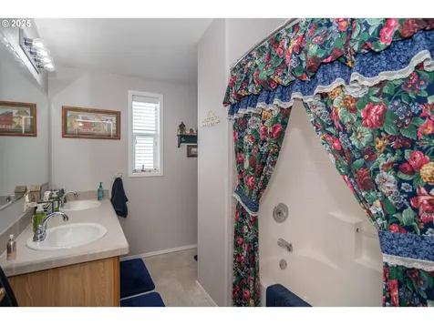 110 Morning Crest Court Roseburg OR 97471