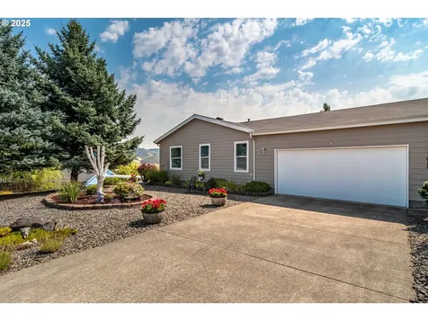 110 Morning Crest Court Roseburg OR 97471