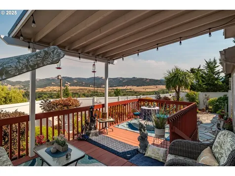 110 Morning Crest Court Roseburg OR 97471