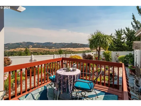 110 Morning Crest Court Roseburg OR 97471