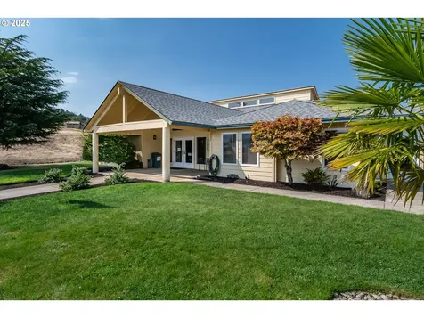 110 Morning Crest Court Roseburg OR 97471