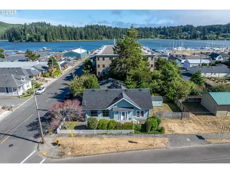 289 Harbor Street Florence OR 97439