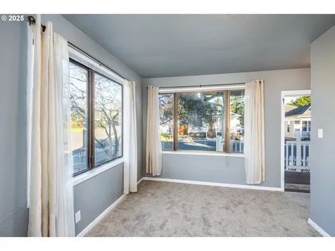 289 Harbor Street Florence OR 97439