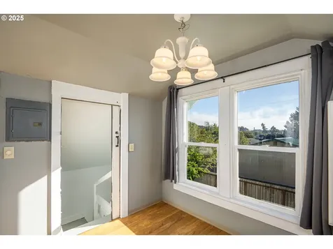 289 Harbor Street Florence OR 97439