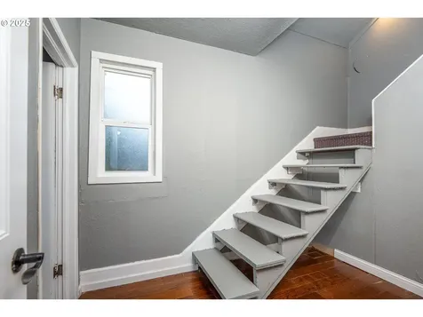 289 Harbor Street Florence OR 97439