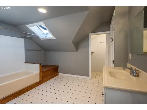 289 Harbor Street Florence OR 97439