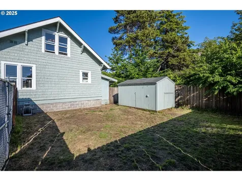 289 Harbor Street Florence OR 97439