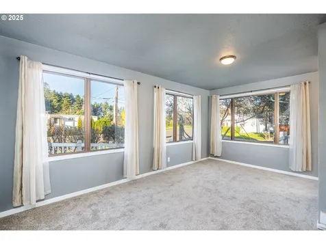 289 Harbor Street Florence OR 97439