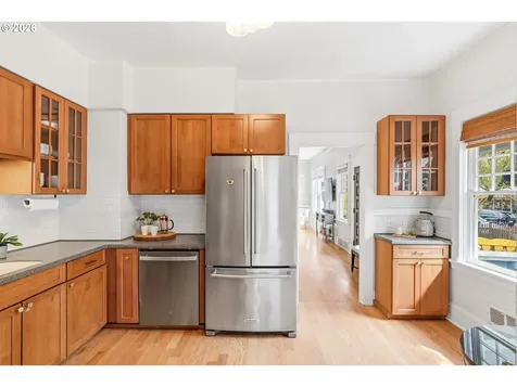 3557 NE Hollyrood Court Portland OR 97212