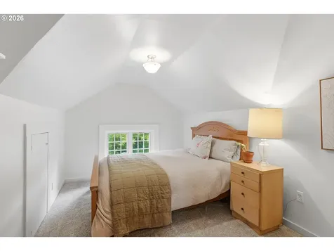 3557 NE Hollyrood Court Portland OR 97212