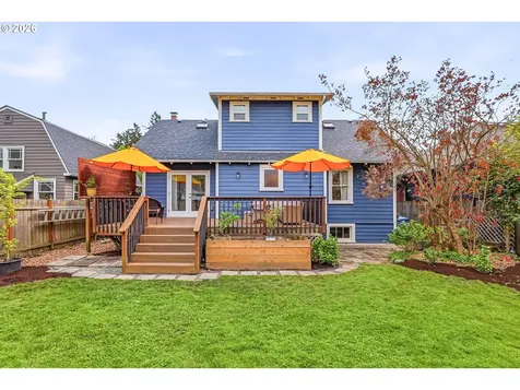 3557 NE Hollyrood Court Portland OR 97212
