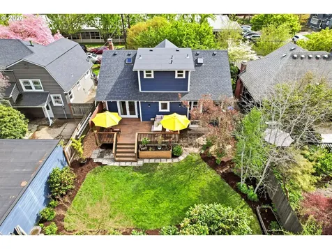 3557 NE Hollyrood Court Portland OR 97212