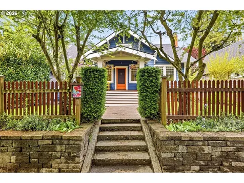 3557 NE Hollyrood Court Portland OR 97212