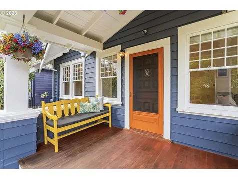 3557 NE Hollyrood Court Portland OR 97212