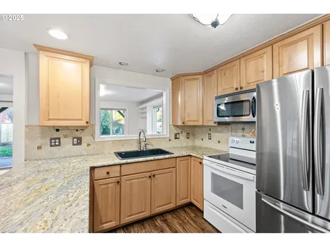 943 Saville Avenue Eugene OR 97404