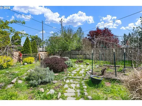 943 Saville Avenue Eugene OR 97404