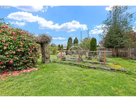943 Saville Avenue Eugene OR 97404