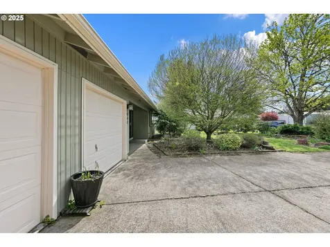 943 Saville Avenue Eugene OR 97404