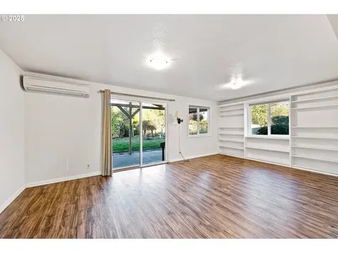 943 Saville Avenue Eugene OR 97404