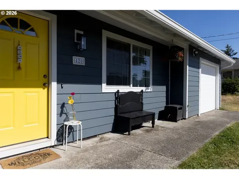 420 Juniper Street Florence OR 97439