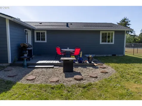 420 Juniper Street Florence OR 97439