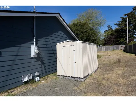 420 Juniper Street Florence OR 97439