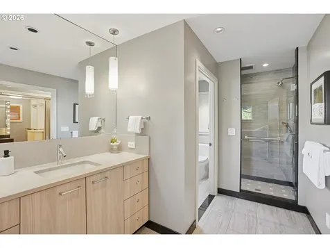 1776 SW Montgomery Drive Portland OR 97201