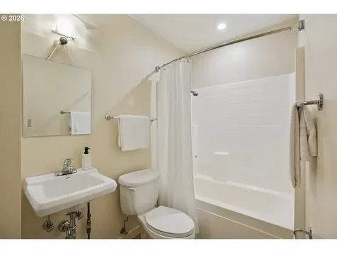 1776 SW Montgomery Drive Portland OR 97201