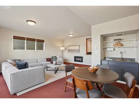 1776 SW Montgomery Drive Portland OR 97201