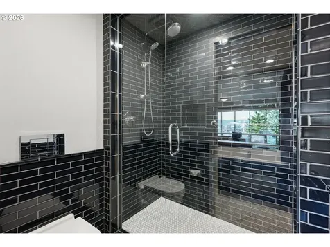 1776 SW Montgomery Drive Portland OR 97201
