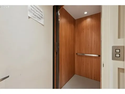 1776 SW Montgomery Drive Portland OR 97201