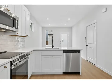 4063 SW Mckinley Gresham OR 97080