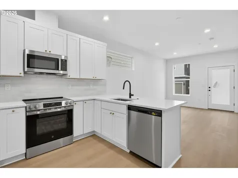 4063 SW Mckinley Gresham OR 97080