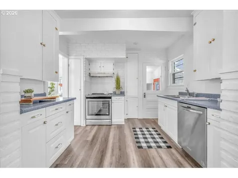 8115 N Fenwick Avenue Portland OR 97217