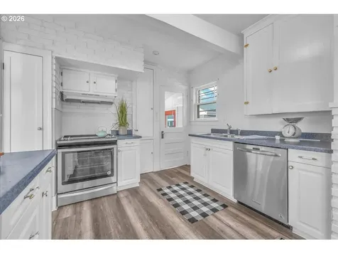 8115 N Fenwick Avenue Portland OR 97217