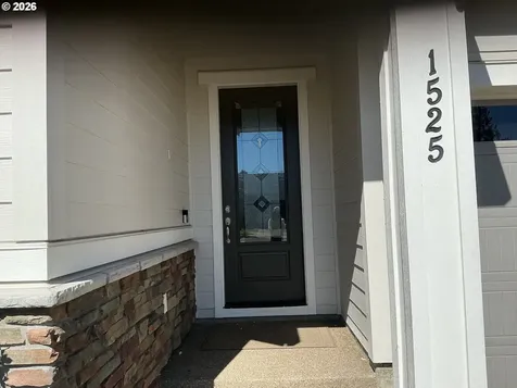 1525 N River Alder Street Canby OR 97013