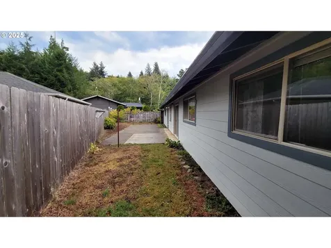 3110 Munsel Lake Road Florence OR 97439