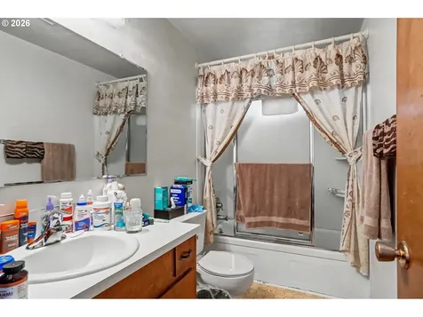 1270 1272 Vista Avenue SE Salem OR 97302