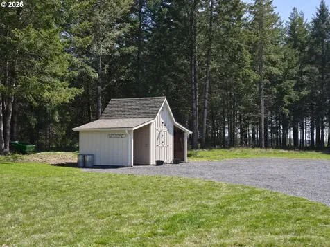 215 Bear Creek Lane Winlock WA 98596
