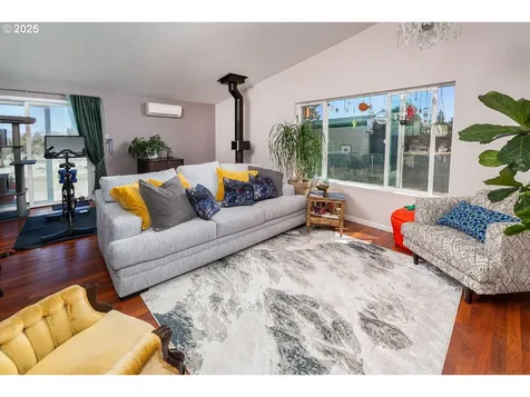 250 SW 89th Street Redmond OR 97756