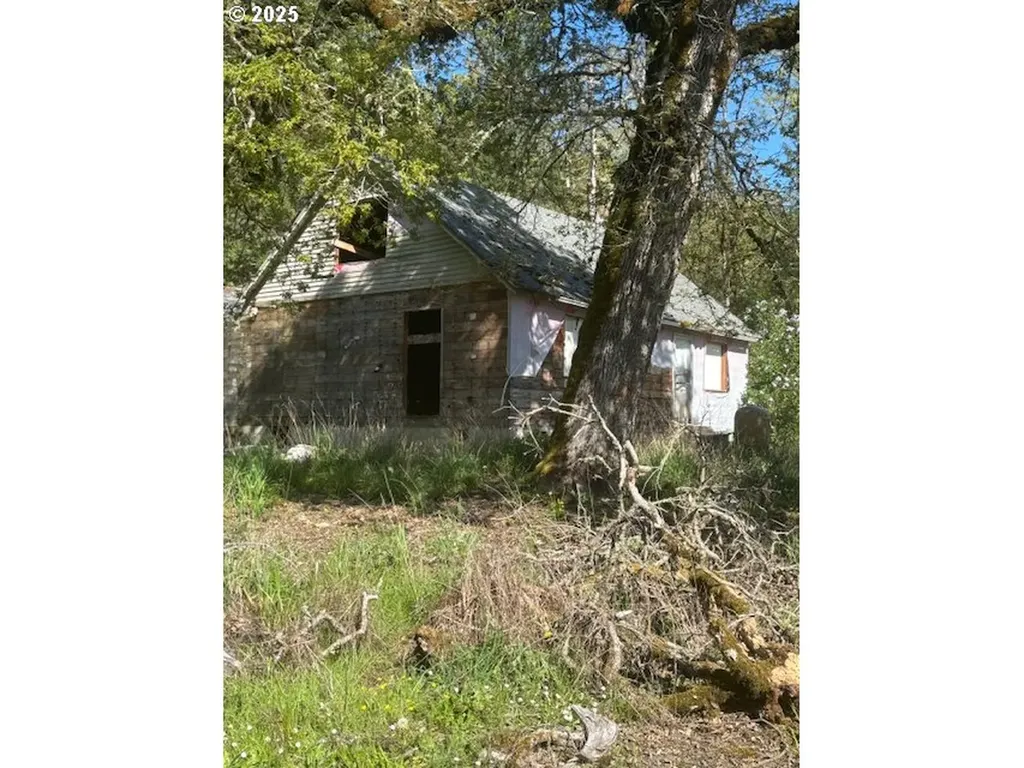38521 Jasper Lowell Road Fall Creek OR 97438