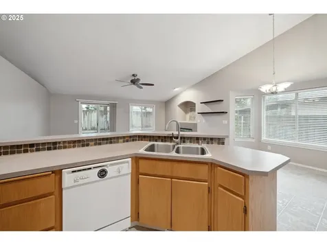 4900 NE 131st Court Vancouver WA 98682