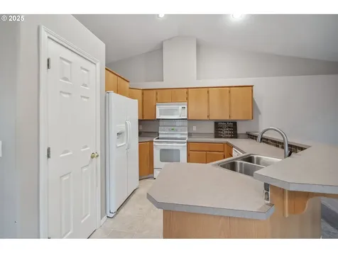 4900 NE 131st Court Vancouver WA 98682