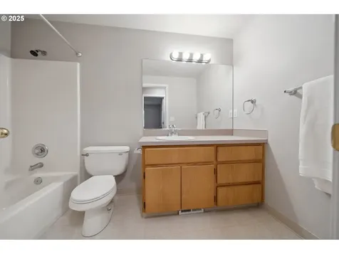 4900 NE 131st Court Vancouver WA 98682
