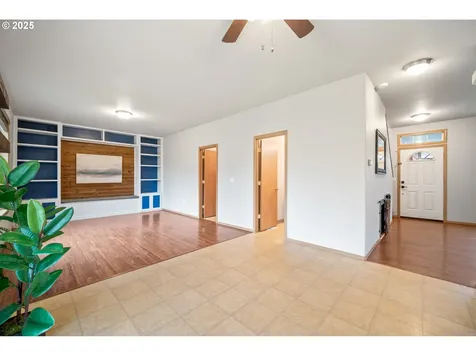8913 NE 164th Avenue Vancouver WA 98682