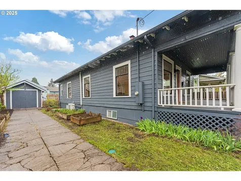9216 N Ivanhoe Street Portland OR 97203