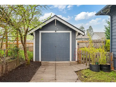 9216 N Ivanhoe Street Portland OR 97203