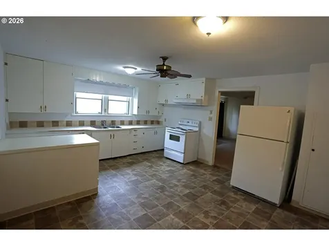 328 Pioneer Street Ridgefield WA 98642
